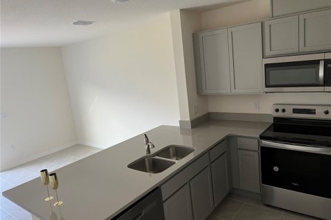 Townhouse in Davenport, Florida 3 bedrooms, 135.92 sq.m. № 1648669 - photo 6