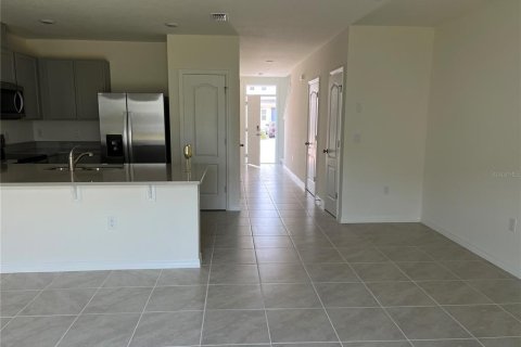 Townhouse in Davenport, Florida 3 bedrooms, 135.92 sq.m. № 1648669 - photo 9