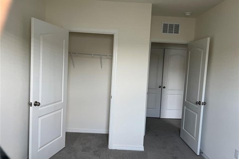 Townhouse in Davenport, Florida 3 bedrooms, 135.92 sq.m. № 1648669 - photo 12
