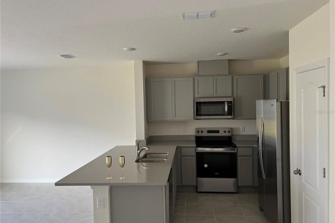 Townhouse in Davenport, Florida 3 bedrooms, 135.92 sq.m. № 1648669 - photo 5