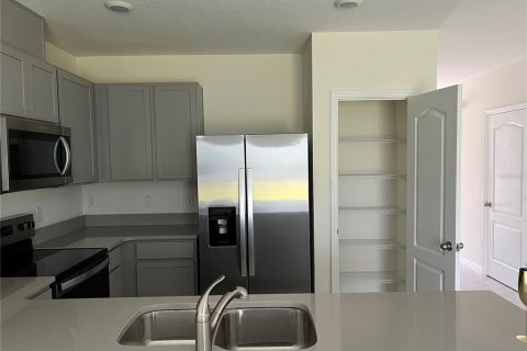 Townhouse in Davenport, Florida 3 bedrooms, 135.92 sq.m. № 1648669 - photo 8