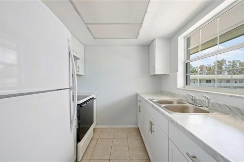 Condo in Clearwater, Florida, 1 bedroom № 2222007 - photo 2