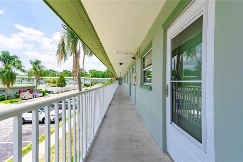 Condo in Clearwater, Florida, 1 bedroom  № 2222007