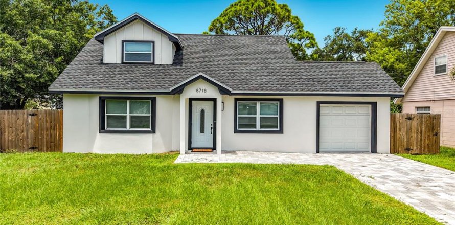 House in Seminole, Florida 3 bedrooms, 128.21 sq.m. № 2305096