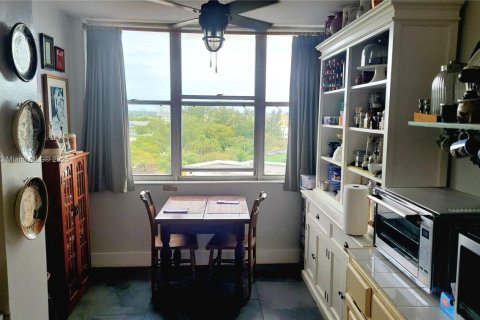 Купить кондоминиум в Норт-Майами-Бич, Флорида 2 спальни, 90.12м2, № 2054788 - фото 11