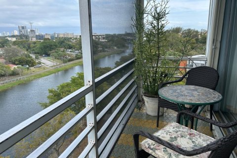 Купить кондоминиум в Норт-Майами-Бич, Флорида 2 спальни, 90.12м2, № 2054788 - фото 21