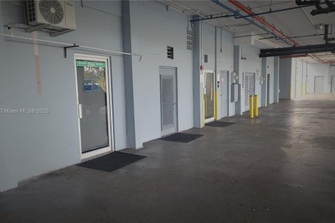 Купить кондоминиум в Норт-Майами-Бич, Флорида 2 спальни, 90.12м2, № 2054788 - фото 18