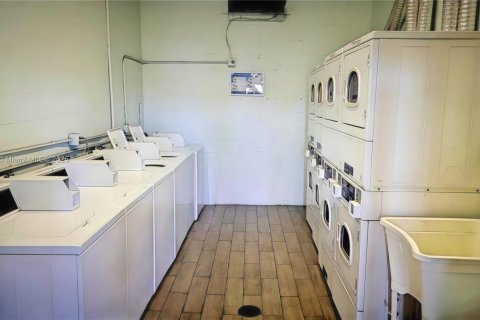 Купить кондоминиум в Норт-Майами-Бич, Флорида 2 спальни, 90.12м2, № 2054788 - фото 12