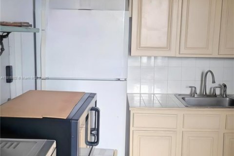 Купить кондоминиум в Норт-Майами-Бич, Флорида 2 спальни, 90.12м2, № 2054788 - фото 7