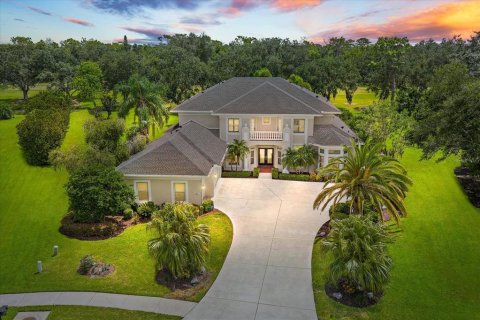 Villa ou maison à vendre à Bradenton, Floride: 5 chambres, 439.71 m2 № 1907748 - photo 1