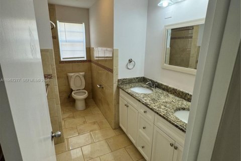 Immobilier commercial à vendre à West Palm Beach, Floride: 269.79 m2 № 2081387 - photo 19