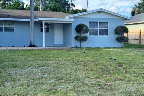 Immobilier commercial à vendre à West Palm Beach, Floride: 269.79 m2 № 2081387 - photo 3