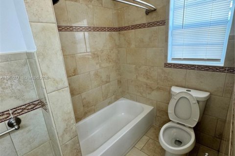Immobilier commercial à vendre à West Palm Beach, Floride: 269.79 m2 № 2081387 - photo 10