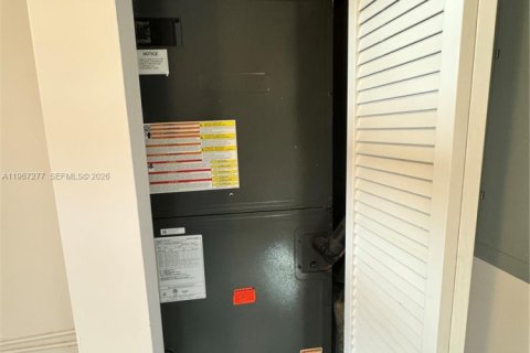 Immobilier commercial à vendre à West Palm Beach, Floride: 269.79 m2 № 2081387 - photo 4