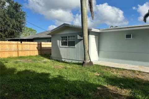 Immobilier commercial à vendre à West Palm Beach, Floride: 269.79 m2 № 2081387 - photo 29