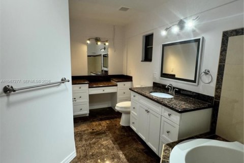 Immobilier commercial à vendre à West Palm Beach, Floride: 269.79 m2 № 2081387 - photo 8