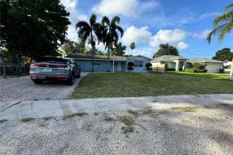 Immobilier commercial à West Palm Beach, Floride 269.79 m2 № 2081387