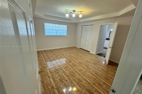 Immobilier commercial à vendre à West Palm Beach, Floride: 269.79 m2 № 2081387 - photo 5