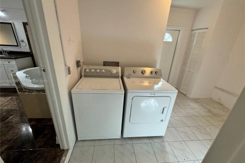 Immobilier commercial à vendre à West Palm Beach, Floride: 269.79 m2 № 2081387 - photo 9