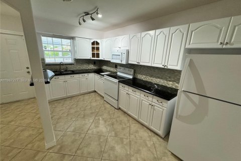 Immobilier commercial à vendre à West Palm Beach, Floride: 269.79 m2 № 2081387 - photo 22
