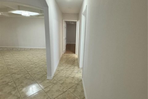 Immobilier commercial à vendre à West Palm Beach, Floride: 269.79 m2 № 2081387 - photo 15