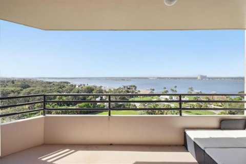 Condo in Daytona Beach Shores, Florida, 2 bedrooms № 2385909 - photo 25