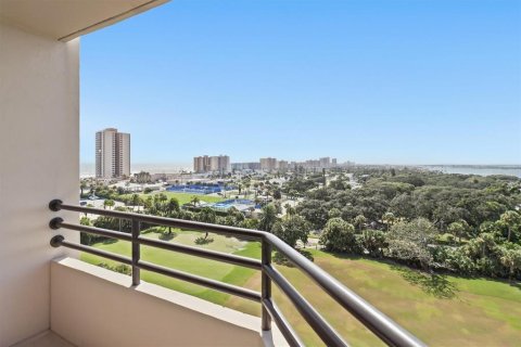 Condo in Daytona Beach Shores, Florida, 2 bedrooms № 2385909 - photo 20