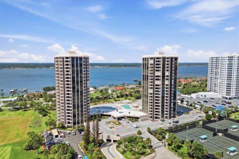 Condo in Daytona Beach Shores, Florida, 2 bedrooms № 2385909 - photo 30