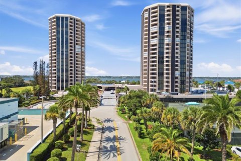 Condo in Daytona Beach Shores, Florida, 2 bedrooms  № 2385909