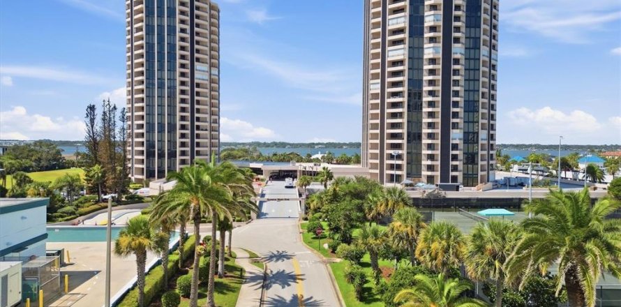 Condo in Daytona Beach Shores, Florida, 2 bedrooms № 2385909