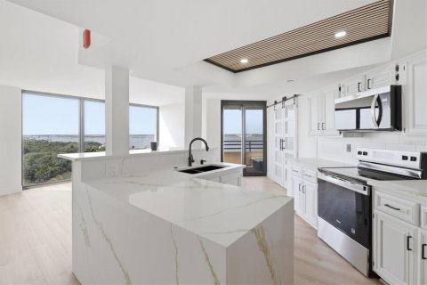 Condo in Daytona Beach Shores, Florida, 2 bedrooms № 2385909 - photo 3