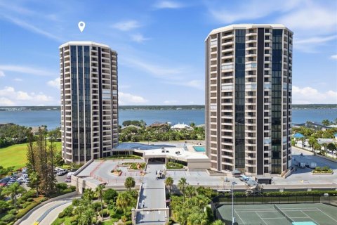 Condo in Daytona Beach Shores, Florida, 2 bedrooms № 2385909 - photo 28