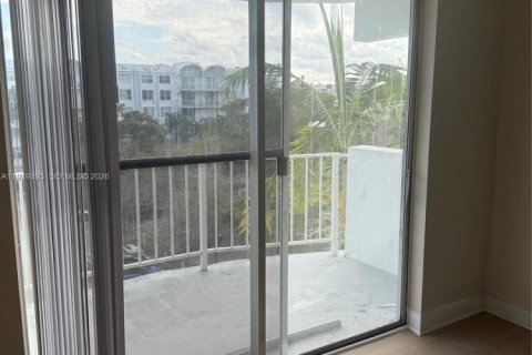 Снять в аренду кондоминиум в Майами, Флорида 2 спальни, 109.16м2, № 2004928 - фото 3