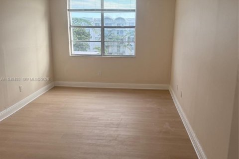 Снять в аренду кондоминиум в Майами, Флорида 2 спальни, 109.16м2, № 2004928 - фото 6