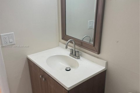 Снять в аренду кондоминиум в Майами, Флорида 2 спальни, 109.16м2, № 2004928 - фото 9