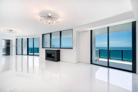 Copropriété à vendre à Sunny Isles Beach, Floride: 3 chambres, 294.59 m2 № 1763272 - photo 2