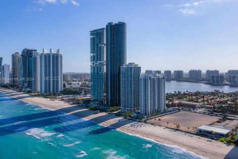 Copropriété à vendre à Sunny Isles Beach, Floride: 3 chambres, 294.59 m2 № 1763272 - photo 15