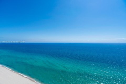 Copropriété à vendre à Sunny Isles Beach, Floride: 3 chambres, 294.59 m2 № 1763272 - photo 17