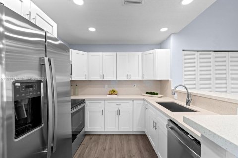 Купить таунхаус в Веллингтон, Флорида 2 спальни, 121.79м2, № 2055376 - фото 3