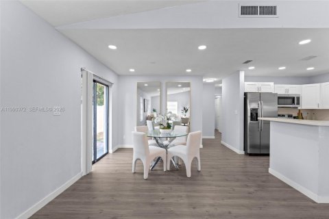 Купить таунхаус в Веллингтон, Флорида 2 спальни, 121.79м2, № 2055376 - фото 10