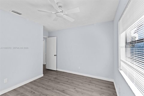 Купить таунхаус в Веллингтон, Флорида 2 спальни, 121.79м2, № 2055376 - фото 17