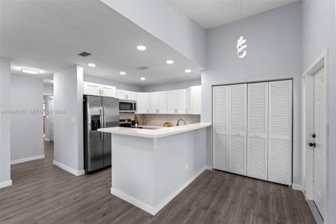 Купить таунхаус в Веллингтон, Флорида 2 спальни, 121.79м2, № 2055376 - фото 2