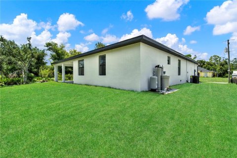 Casa en venta en Port Charlotte, Florida, 3 dormitorios, 165.64 m2 № 1905747 - foto 11
