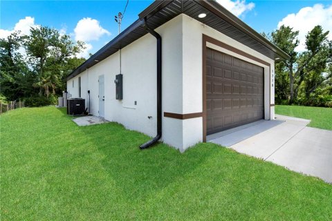 Casa en venta en Port Charlotte, Florida, 3 dormitorios, 165.64 m2 № 1905747 - foto 12