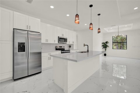 Casa en venta en Port Charlotte, Florida, 3 dormitorios, 165.64 m2 № 1905747 - foto 25