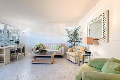 Condominio en venta en Venice, Florida, 1 dormitorio, 51.47 m2 № 2195870 - foto 18