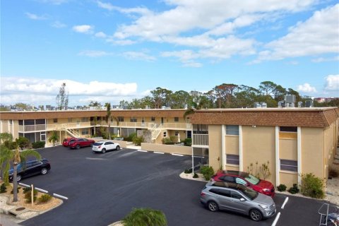 Condominio en venta en Venice, Florida, 1 dormitorio, 51.47 m2 № 2195870 - foto 25