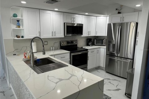 Снять в аренду кондоминиум в Клируотер, Флорида 3 комнаты, 126.72м2, № 1782790 - фото 10