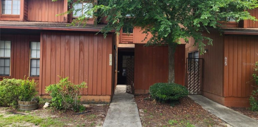 Adosado en Gainesville, Florida 3 dormitorios, 127.28 m2 № 2104457
