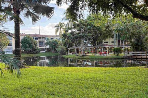 Condo in Lauderdale Lakes, Florida, 2 bedrooms  № 1968685 - photo 28